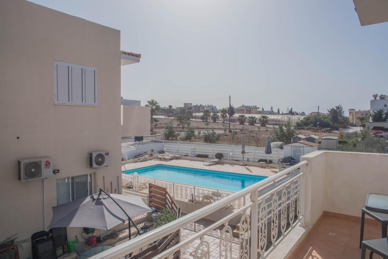 Renovated One Bedroom Apartment In Paphos With Pool Εξωτερικό φωτογραφία