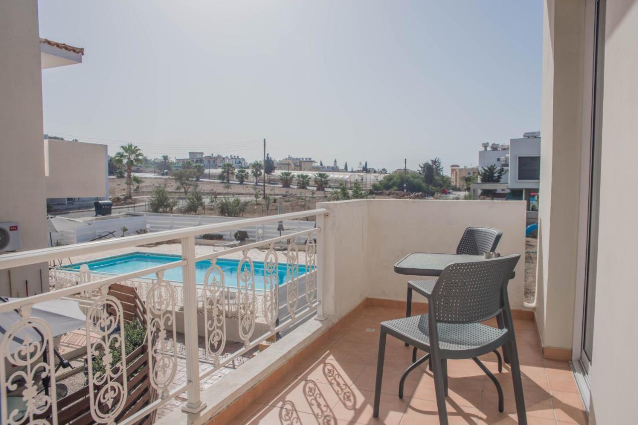 Renovated One Bedroom Apartment In Paphos With Pool Εξωτερικό φωτογραφία